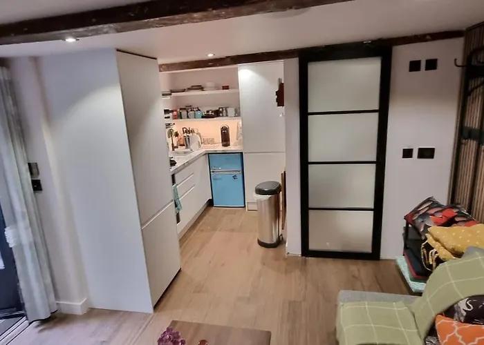 Unique Space In Heart Of Frome